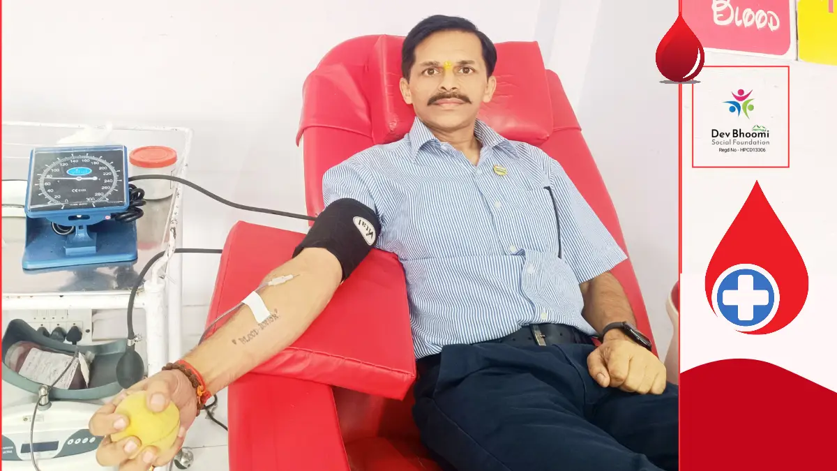 आईजीएमसी ब्लड बैंक में नरेश शर्मा ने किया 125वां रक्तदान तस्वीर