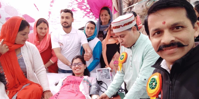 रक्तवीरांगना अंकिता शर्मा द्वारा स्वैच्छिक रक्तदान | देवभूमि रक्तसेवा अभियान